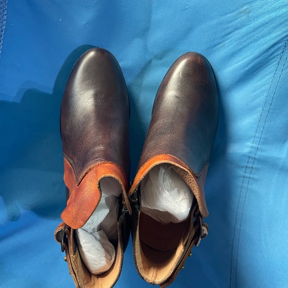 Heeled boots - Picture 2 of 5